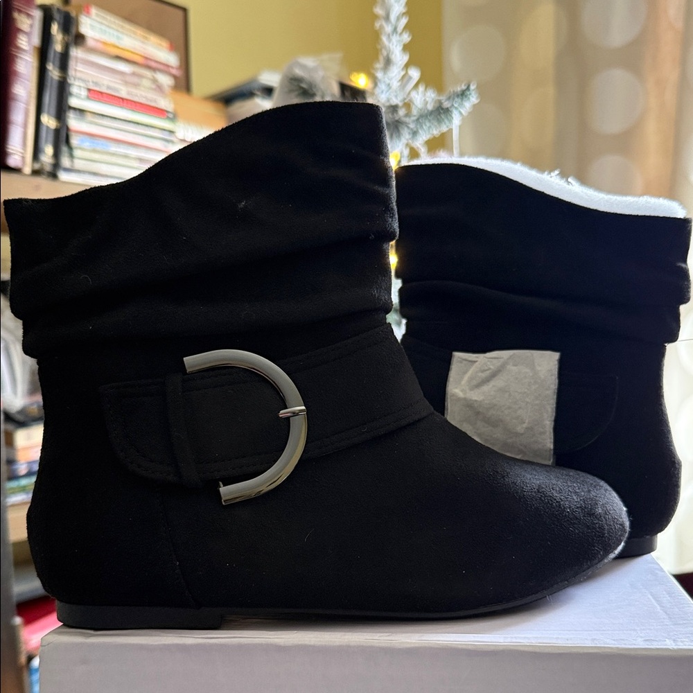 Top mods low heel black suede above ankle boots size 10 new with box